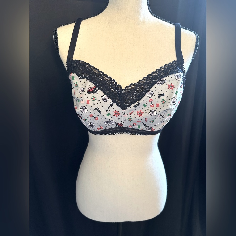 Brand New! Savage X Fenty Bralette. Brand New with Tags Size 1X; Holiday Print